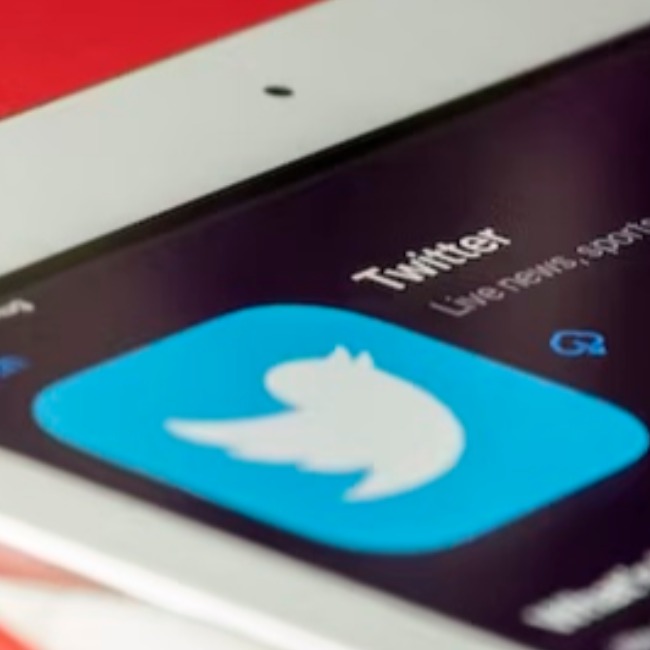 Evolution of Twitter: New Updates and Emerging Competitors